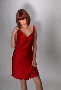 vestido wa zurh vuelta a los origenes rojo algodon coleccion moda diseño coctel ceremonia amedida boda rojo